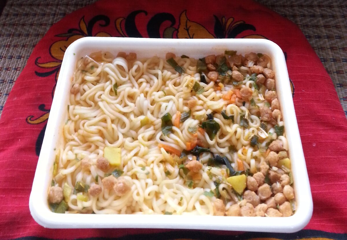 Даже приличный доширак сейчас стоит больше