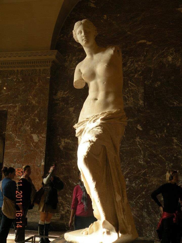 Пророческое фото, которое я сделала в Лувре - портрет моих будущих соседей