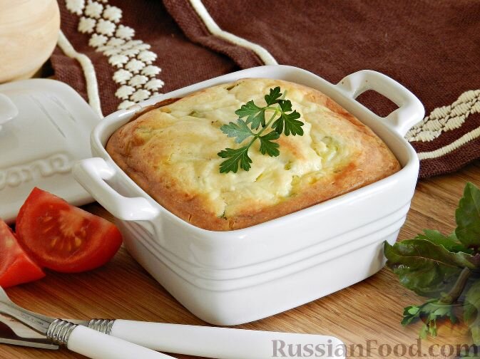 кабачки, брынза, яйца, мука, сметана, чеснок, соль, перец чёрный молотый, масло растительное