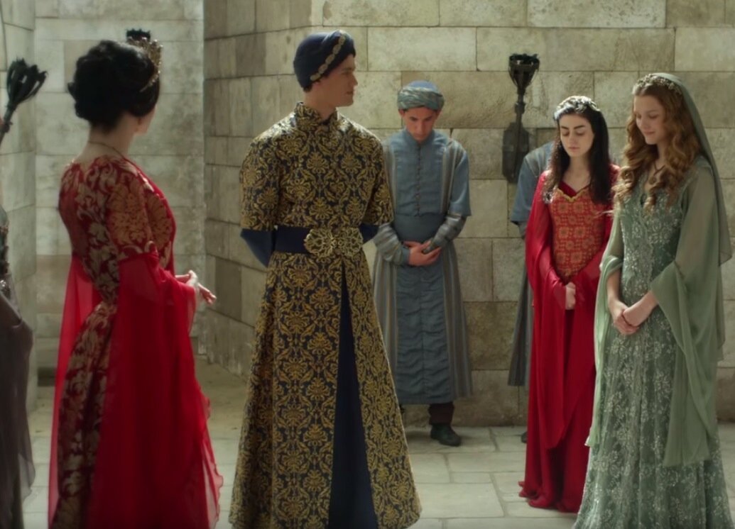 Нурбану Султан, шахзаде Мурад и юная Сафие. Кадры из сериала Великолепный век 