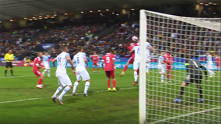 Дивеев ударом головой забивает мяч сб.Словении.     фото: картинки  яндекса.