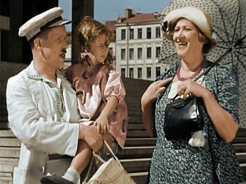 Жизнь слишком коротка, чтобы тратить ее на диеты, жадных мужчин и плохое настроение.