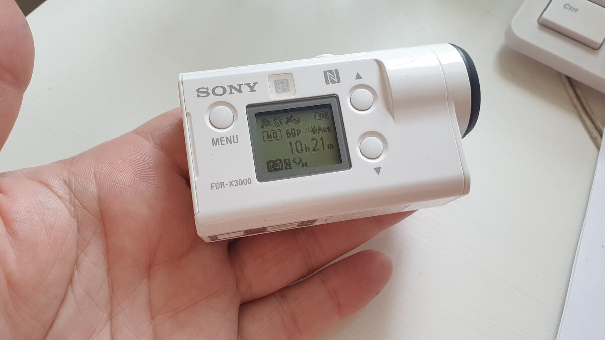 Экшн-камера Sony FDR-X3000R белый 