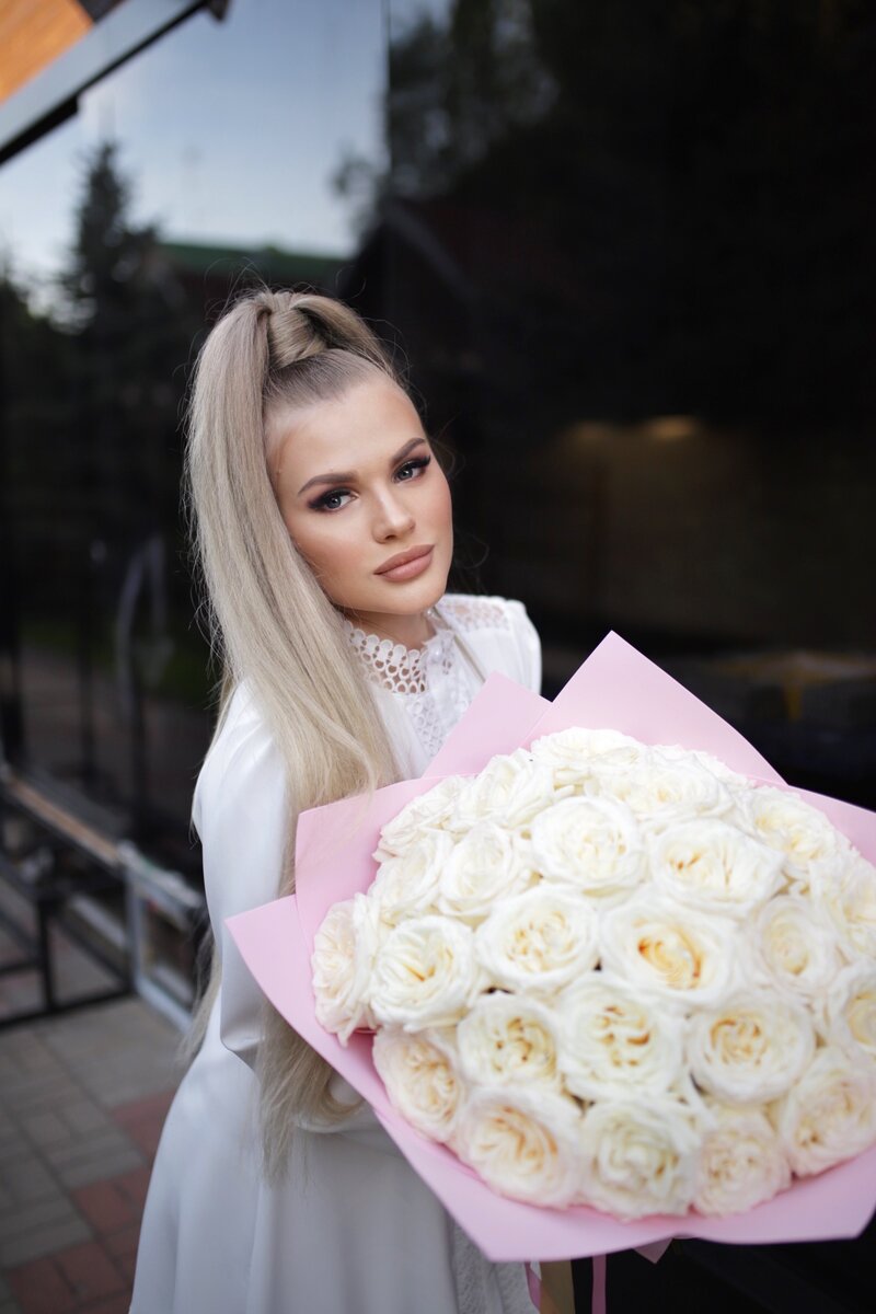 Меня зовут Олеся,в мае мне исполнилось 25 лет.Любящая семья,работа по душе,преданные друзья и любимый человек рядом.Казалось бы,что может пойти не так?