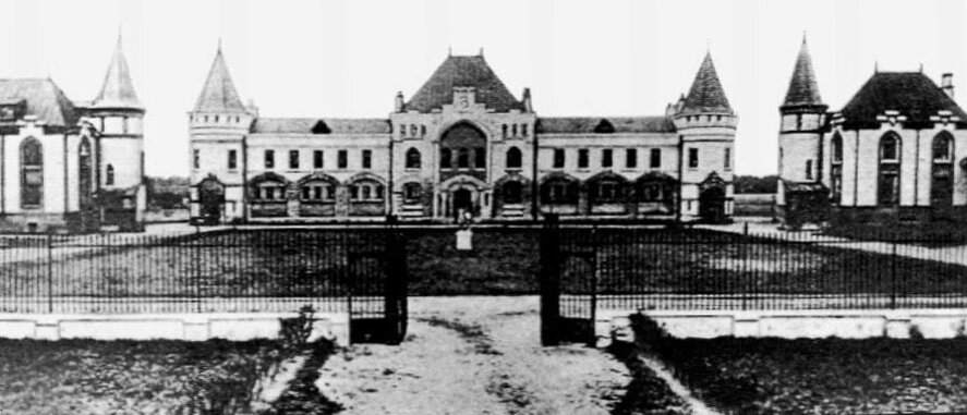 Так эти постройки выглядели раньше. (Фото взято из открытых источников)