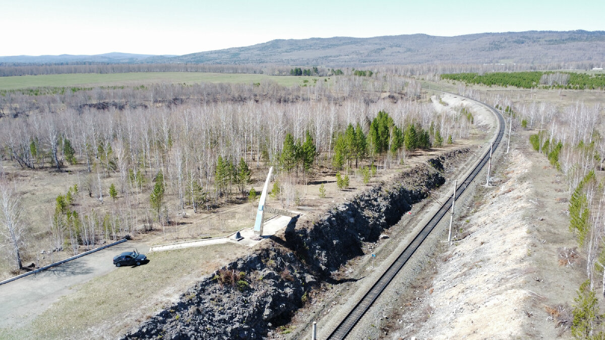 Памятник «Строитель-комсомол»