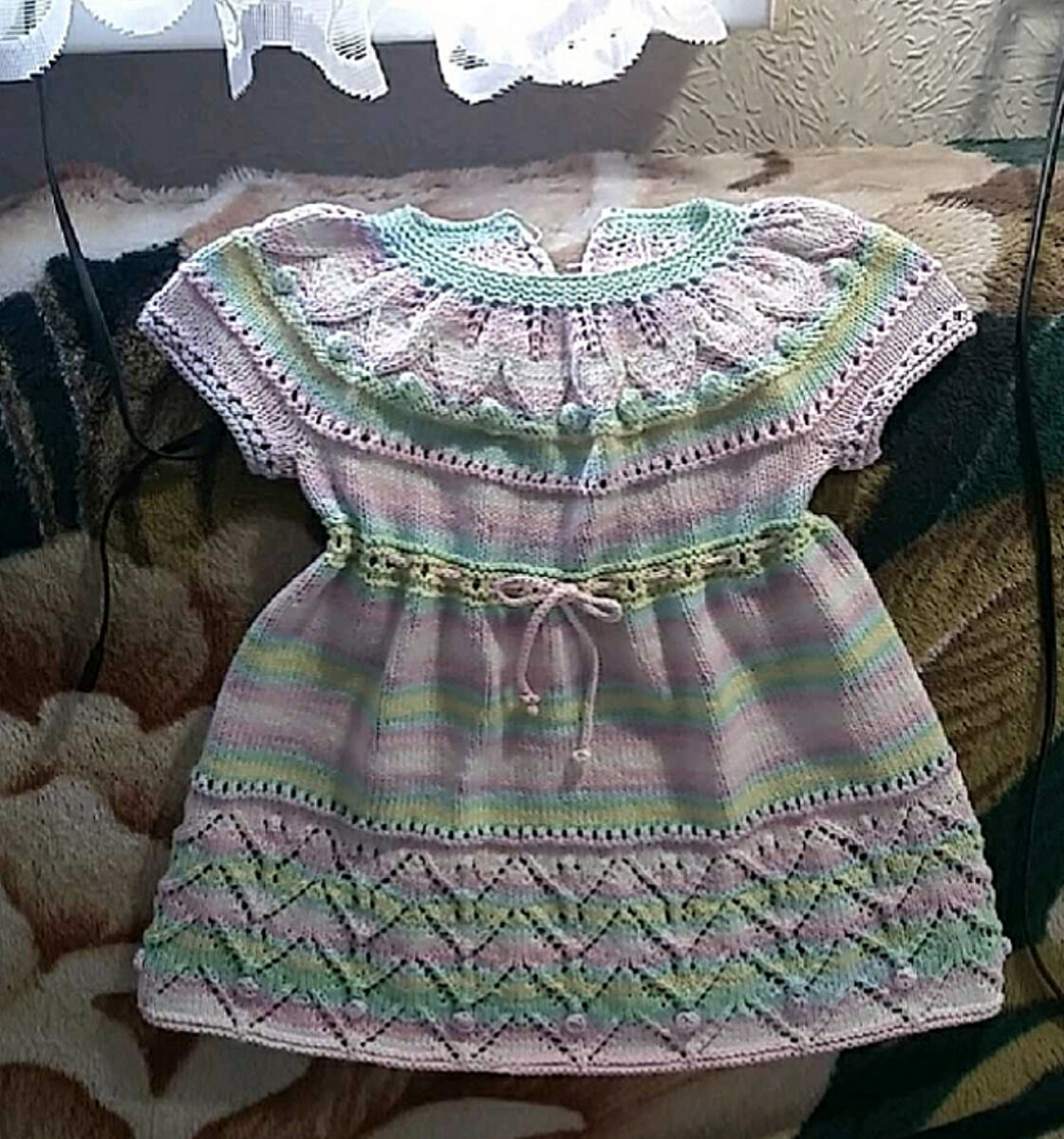 Платье для девочки на 1,5 года.