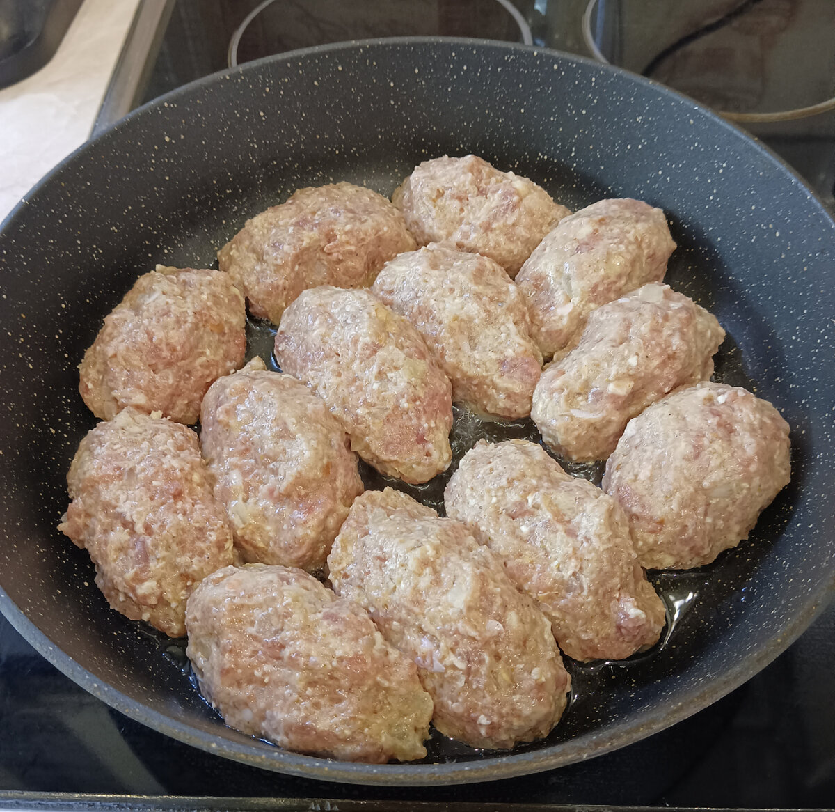 Делюсь секретом приготовления супер пышных котлет! Добавляю в фарш один ингредиент- не догадаетесь какой. Делюсь секретом приготовления супер пышных котлет! Добавляю в фарш один ингредиент- не догадаетесь какой.