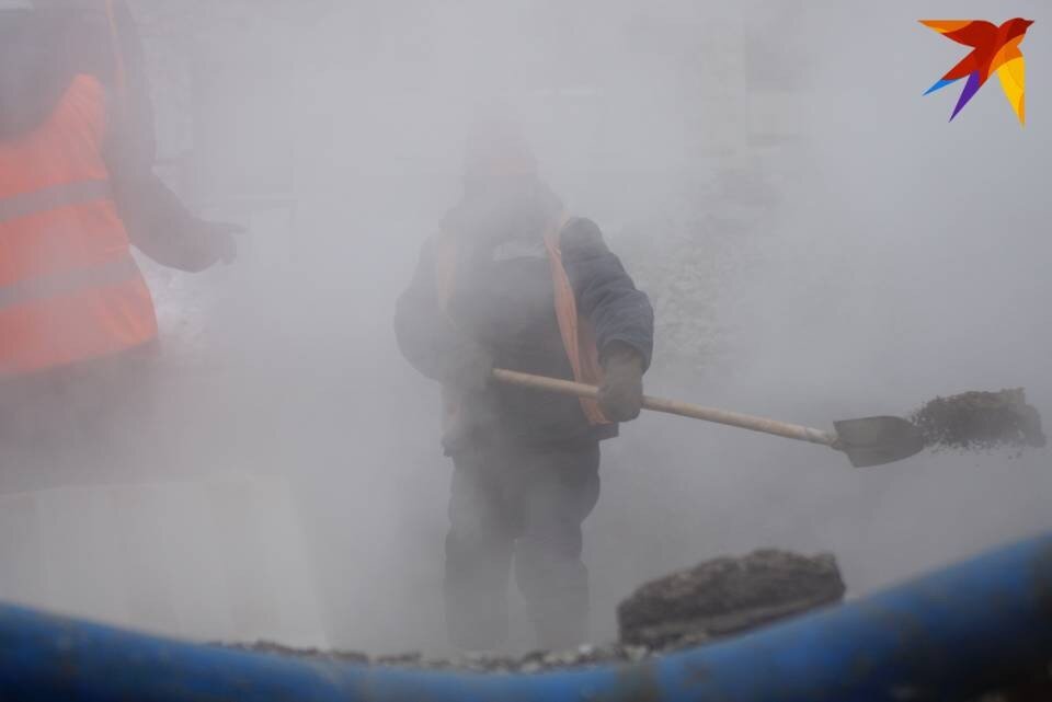     Из-за аварии более трех тысяч человек остались без горячей воды и отопления. Алексей БУЛАТОВ