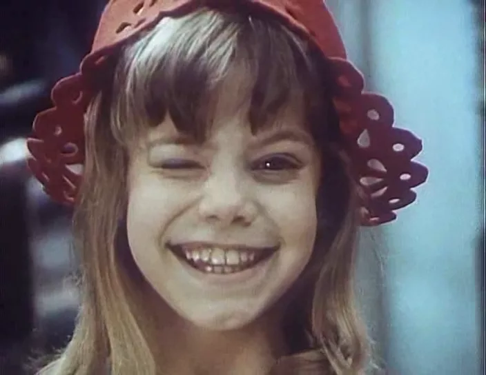 Летние каникулы это такие сладкие воспоминания, с которыми не сравнится ничто. Три месяца свободы, которые у многих проходили у бабушки в деревне и в пионерском лагере.-8