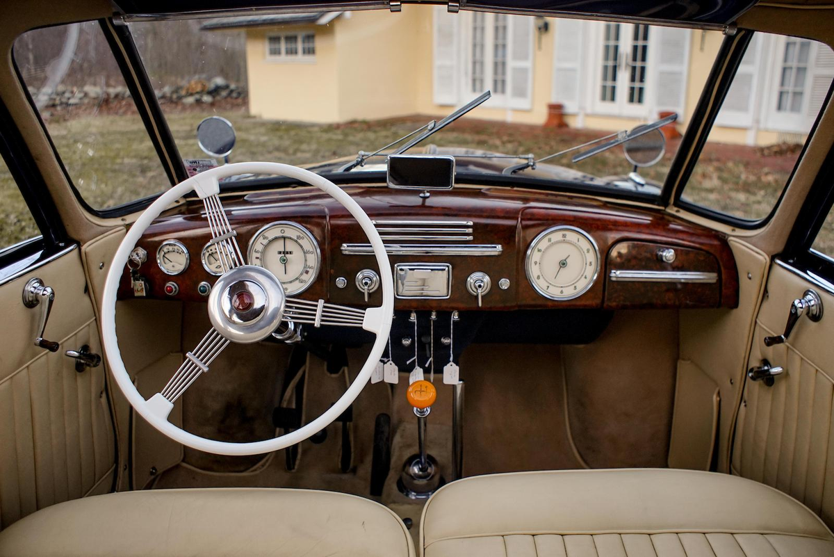 Внутри Tatra 87 - изящный комфортабельный салон 