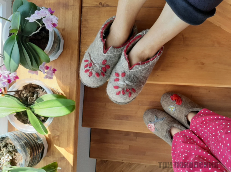 За 15 минут сделала из старых валенок модные лечебные тапки ТРИ ПОКОЛЕНИЯ Дзен