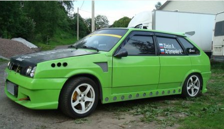 Машины выпускаемы под знаком ваз 2109 (девятка) можно увидеть повсеместно. И многих владельцев девятки не устраивает внешний вид машины с завода. И им не чего не остаётся делать, как прибегнуть к тюнингу ваз 2109. Тюнинг девятки делают как профессионалы, так и любители в своих гаражах. Ограничений и стандартов в тюбинге машин как такового нет. И стиль, и крутость вашей машины зависит от вашей фантазии, ну и конечно от финансовых возможностей. В этой статье собраны интересные тюнинги ваз 2109. 