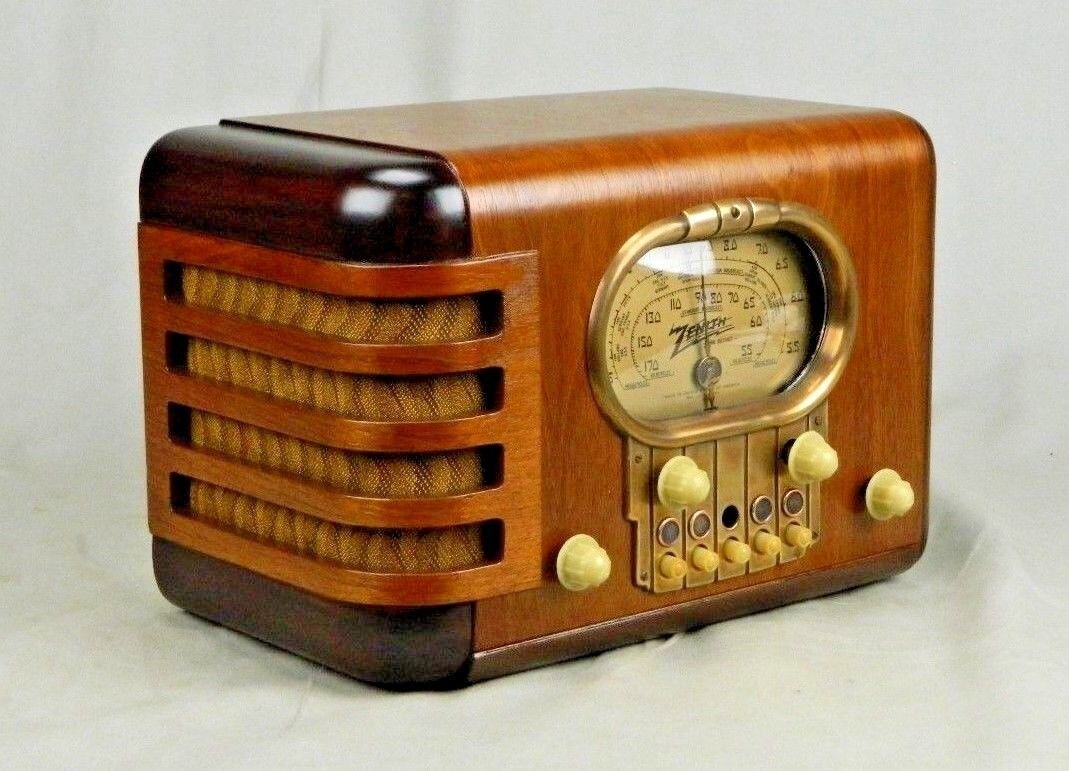 Radio model. Радиоприемник Zenith 1924 года. Радиоприемник Puxing (ретро) px-p11bt. Zenith5line. Ретро радиоприемник модель 98904.