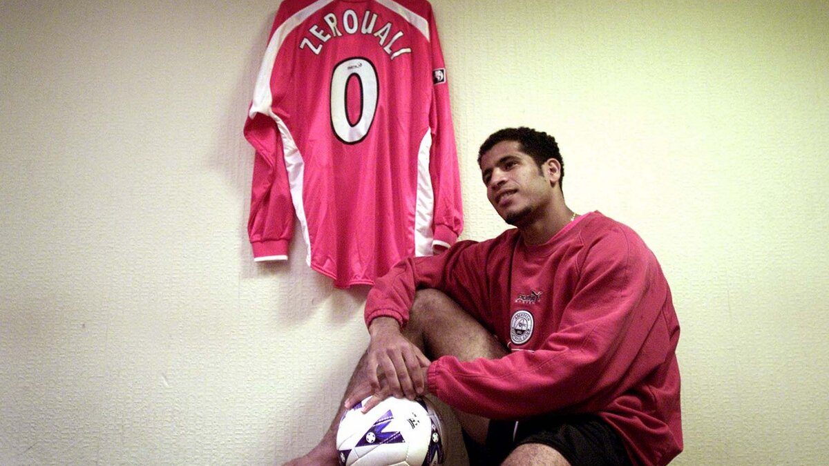 Хишам Зируали - марокканский футболист, игравший под номером 0 (источник фото: https://www.maximonline.ru/guide/sport/_article/squad-numbers/)