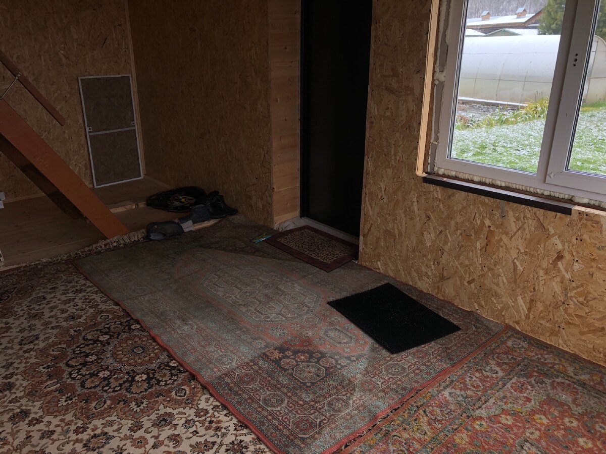 Чистовой пол местами затоптан. Фото автора