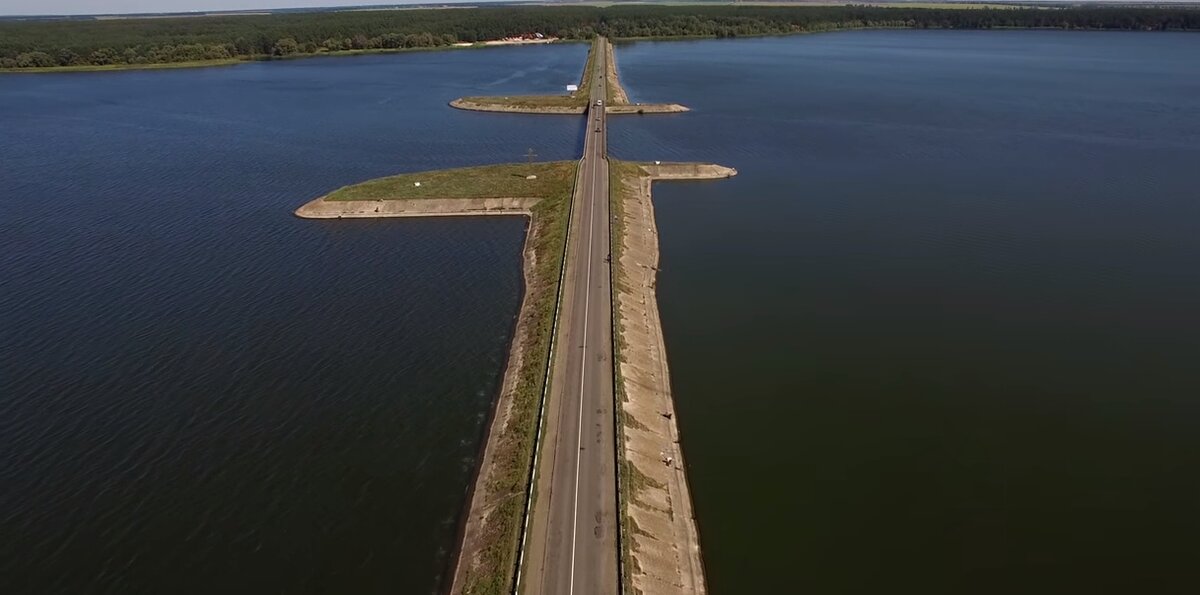 Печенежское водохранилище. Дамба Печенежского водохранилища. Старый Салтов дамба. Соколовское водохранилище в Новошахтинске. Водохранилище Нефтекумск.