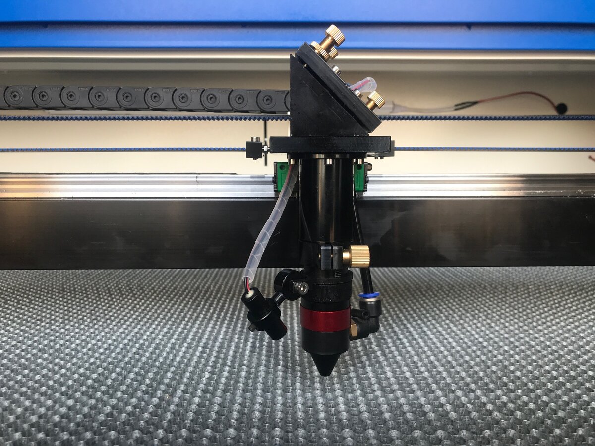 Лазерная голова лазерного станка LiMark 6090SL