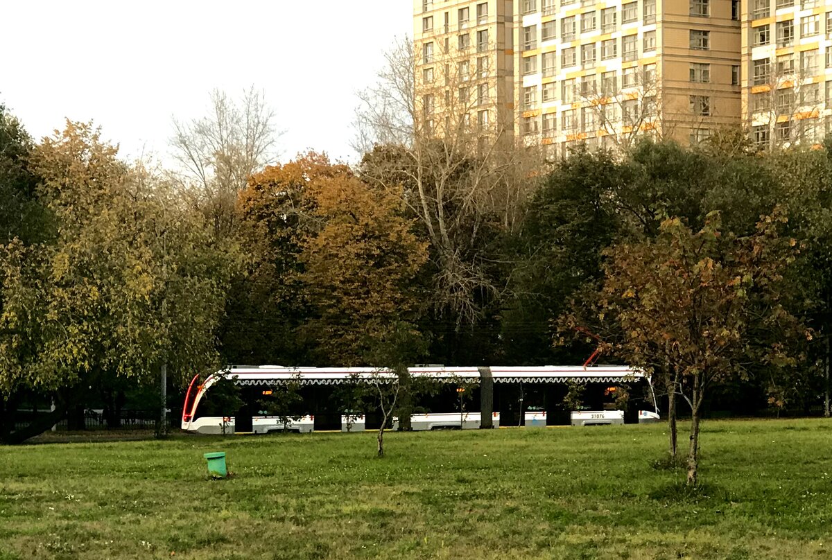 Трамвай Витязь-М на улицах Москвы