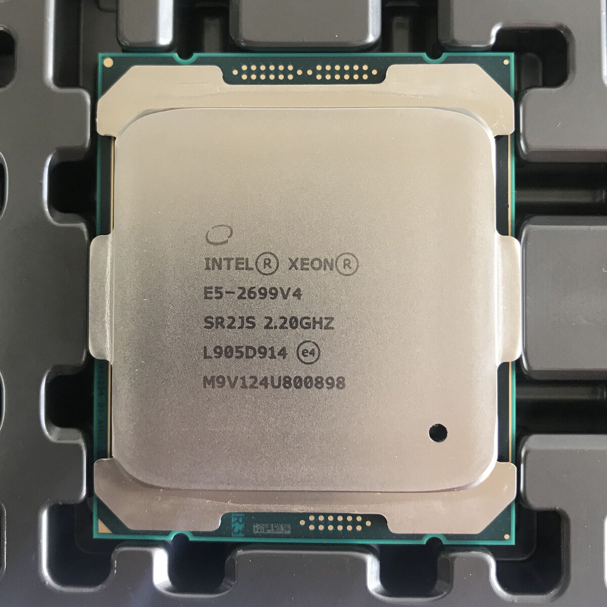2699 v3 vs 2699 v4