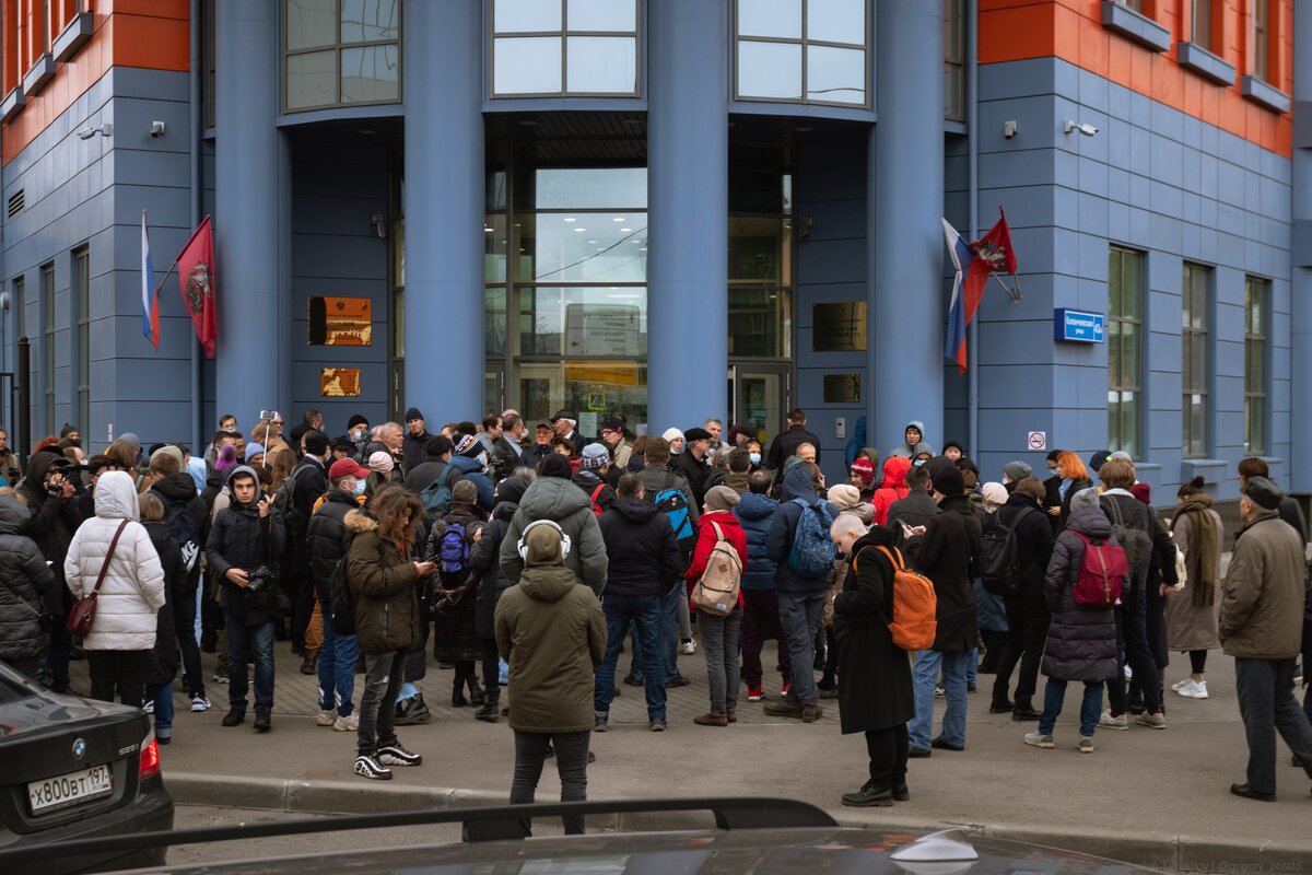 Вход в Тверской суд