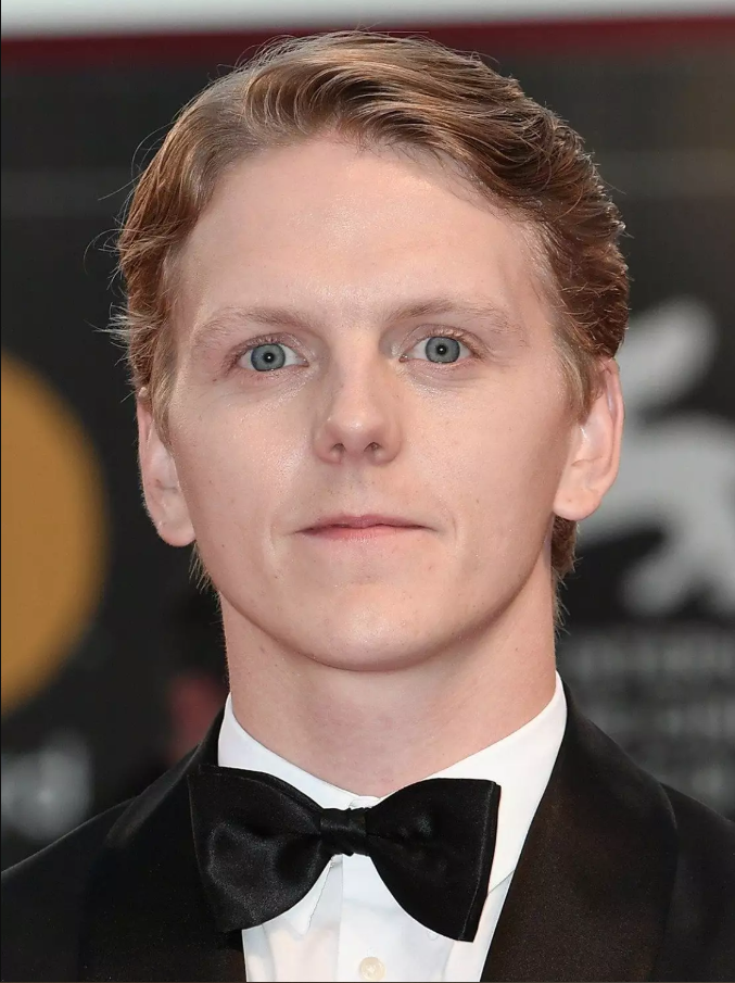 Джонас странд гравли. Йонас страндт гравли. Йонас страндт гравли локи. Йонас страндт гравли возраст. Йонас страндт гравли.