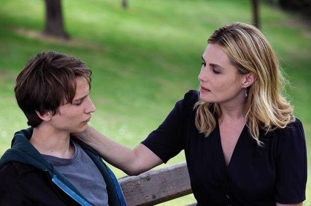 Триллер, драма, мелодрама. Франция. В главных ролях: Эрнст Умоер, Фабрис Лукини, Эмманюэль Сенье.