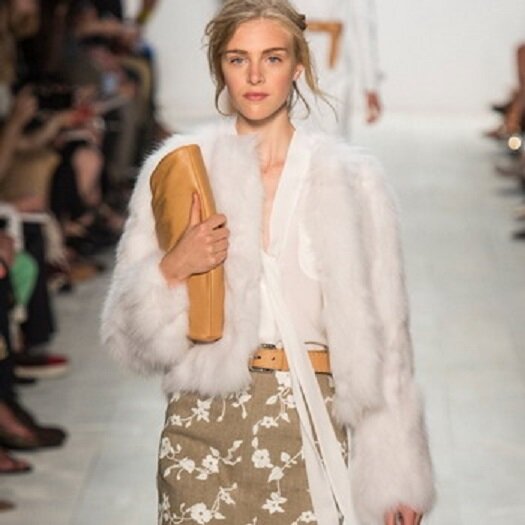 Шуба мода 2024 зима. Модные шубы зима 2022. Меховой жакет 2023. Модная шуба в 2019. Шубы 2022.