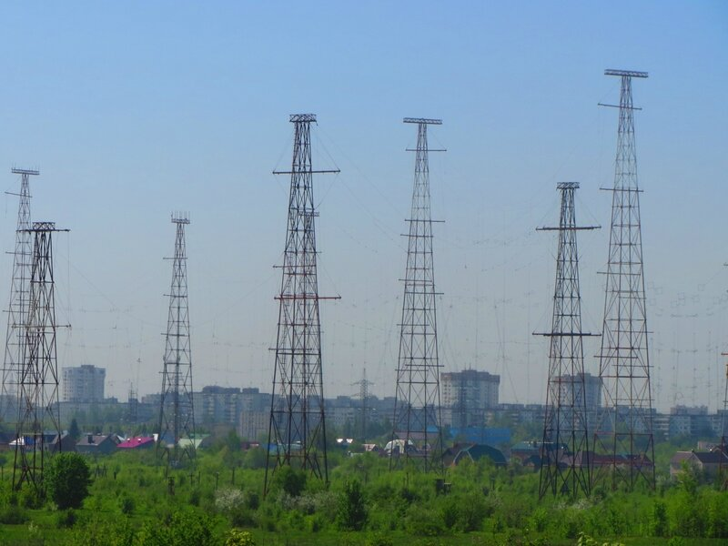 антенное поле радиоцентра поповка. радио передающий центр. вращающаяся антенна. аппаратура зас т-600. радио передающий центр.