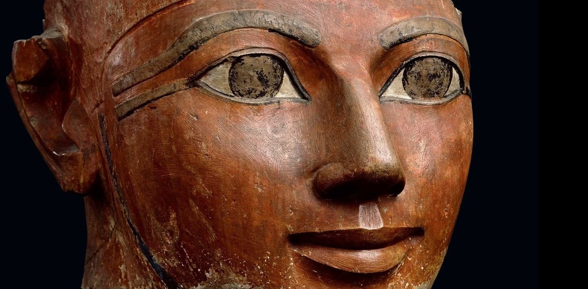 Голова царицы Хатшепсут. Фрагмент статуи из храма в Дейр-эль-Бахри. XVI век до н.э.