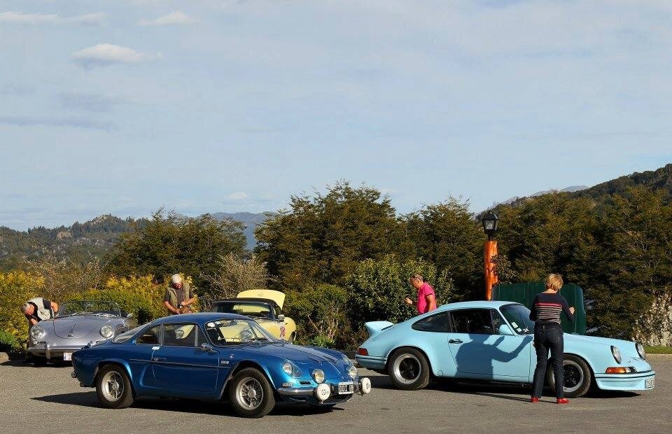 Porsсhe появился на два года позже и не имел стеклопластикового кузова