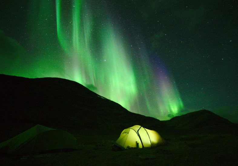 Красивая ночь в палатке.