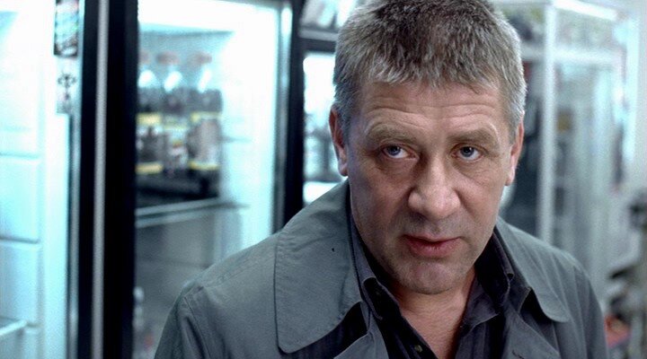 Кадр из фильма "Ночной продавец"  (2005)