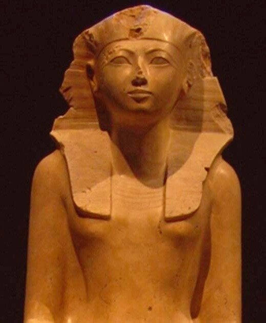 Изображение царицы Хатшепсут (Музей искусства Метрополитен)