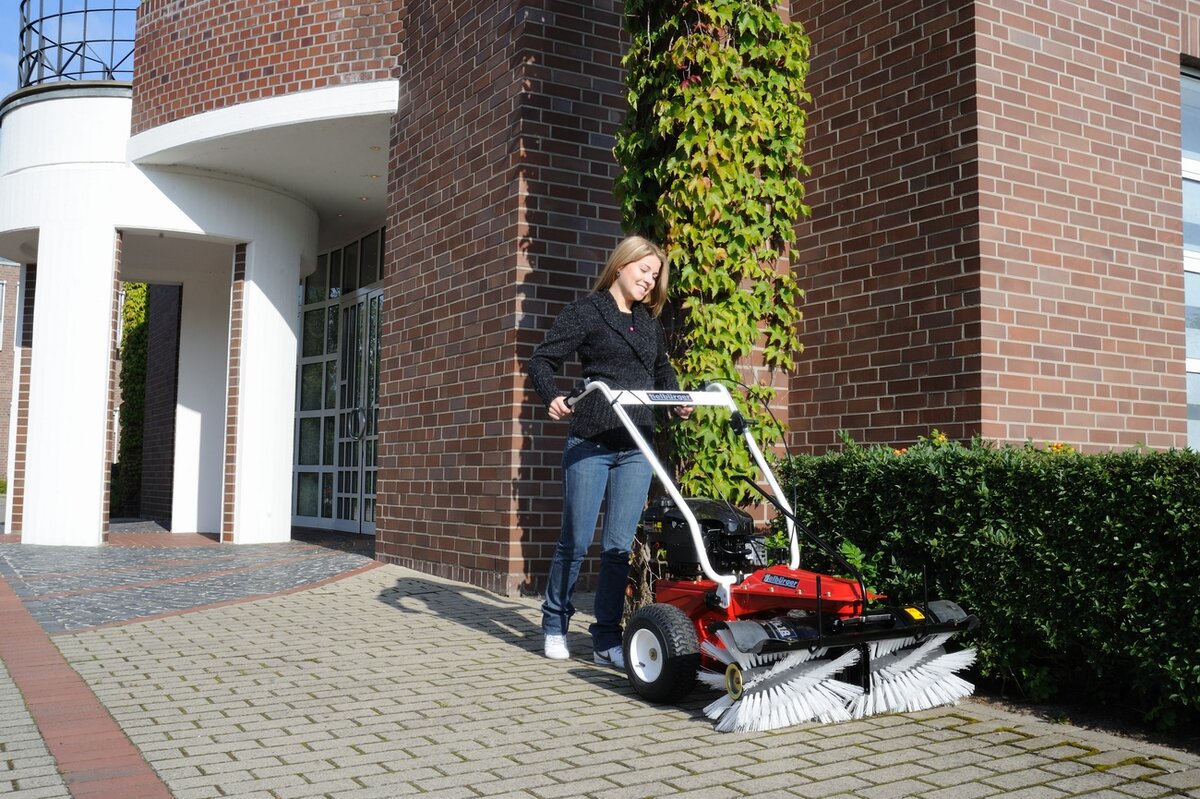 Фото автора и из интернета. Обзор использования подметальных машин Tilburger 