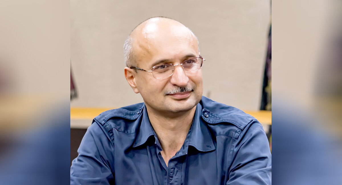 Аливердиев Абутраб Александрович — профессор кафедры общей и теоретической физики Дагестанского государственного университета, главный научный сотрудник ИПГВЭ ОИВТ РАН, доктор физико-математических наук