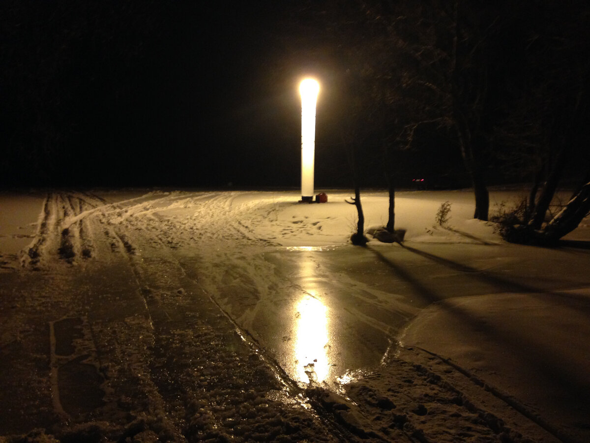 Световая башня (световой столб) которые использовали в то время МЧС. Фото с сайта http://bzmv.ru