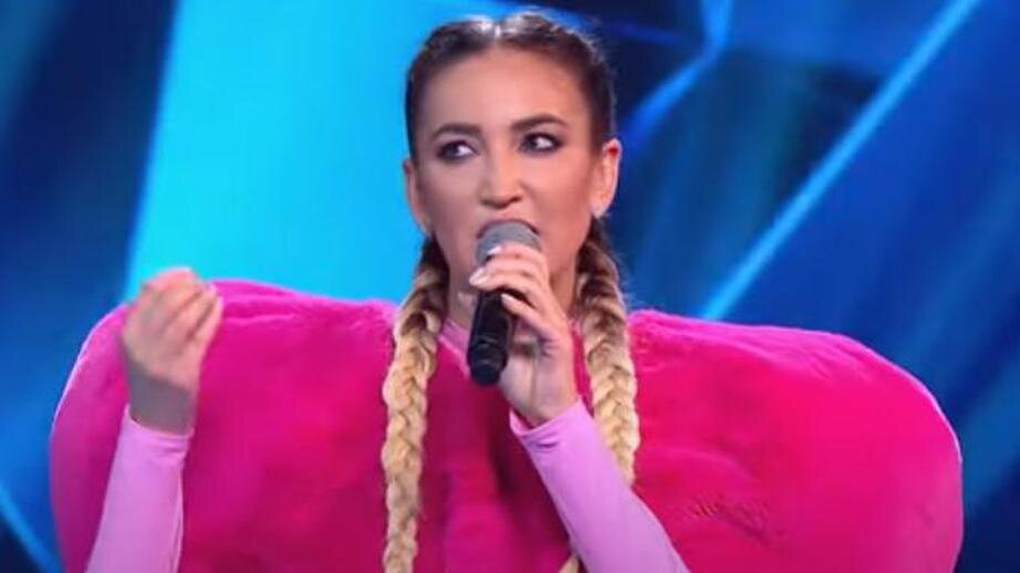 Сама Ольга Бузова в проекте и не удивительно((