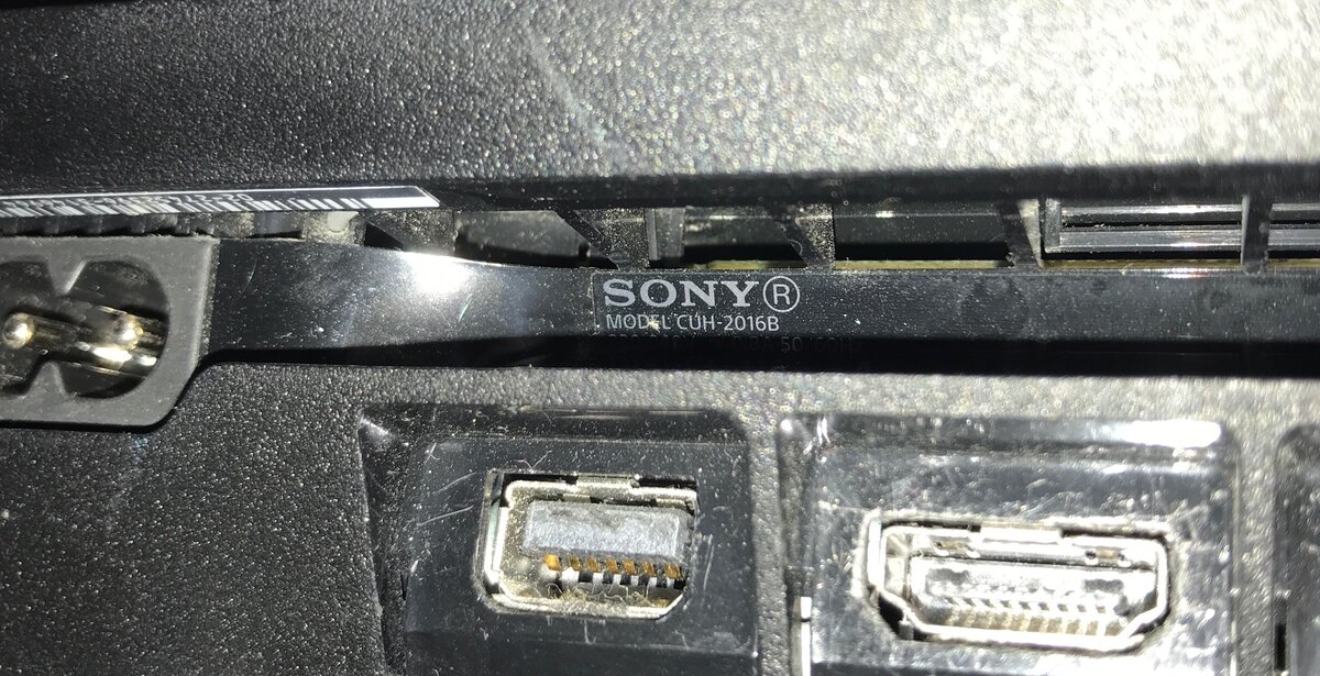 Размещение модели PlayStation 4 slim