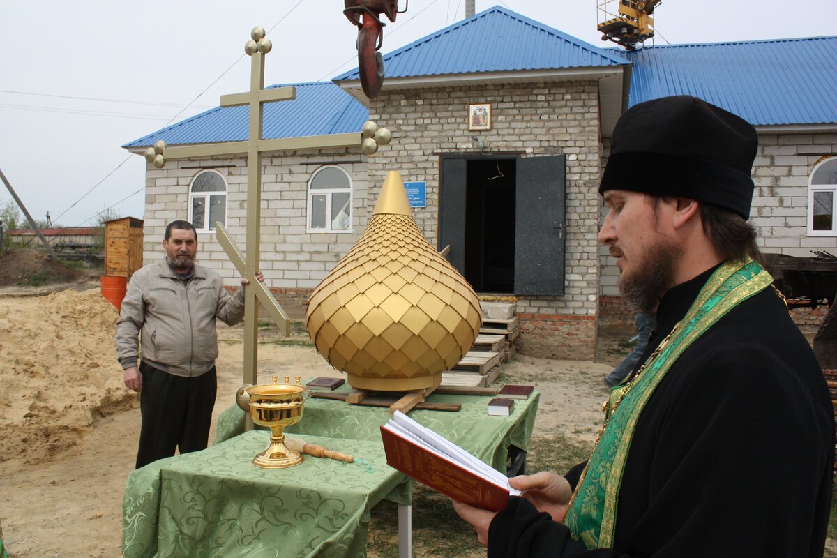 Ольховатка воронеж новости. Церковь Ольховатка Воронежская область Заболотовка. Церковь Ольховатка Воронежская область Заболотовка батюшка.