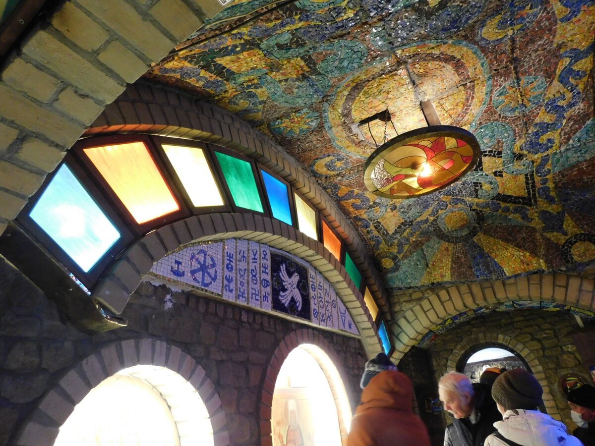 Зал язычества в храме всех религий в пригороде Казани