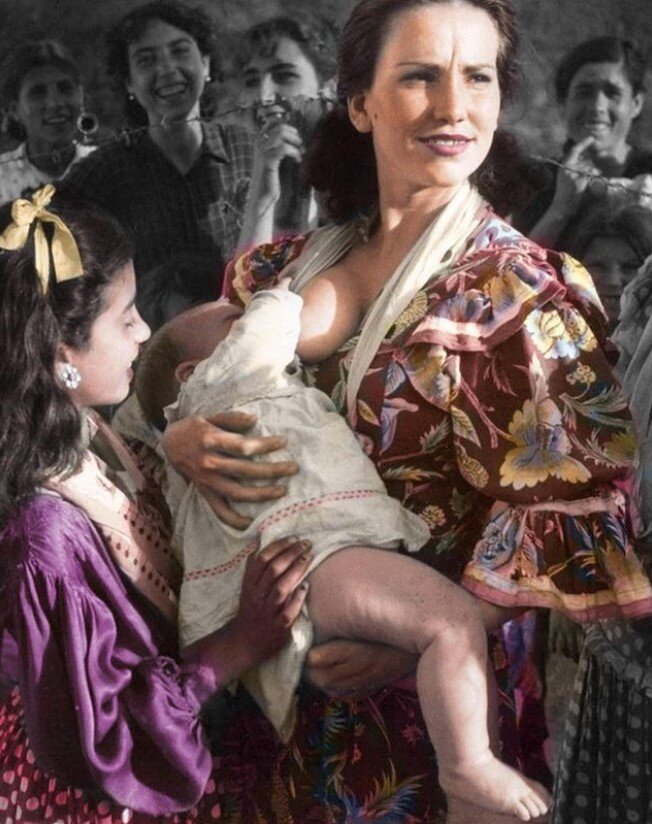 "Цыганка из Сакромонте", фото французского фотографа Жана Дьезеда 1951 года. Обработка в цвете Рафаэля Наваррете