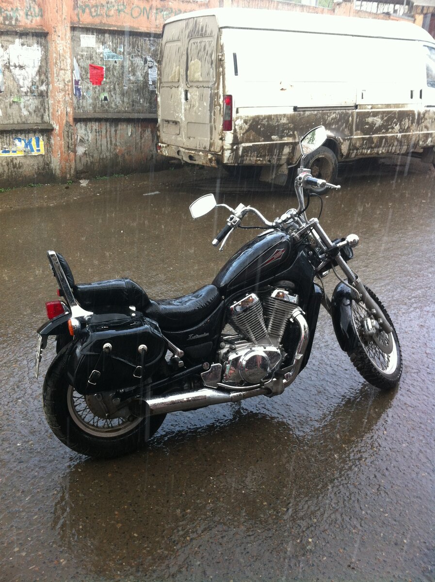 Неубиваемый, харизматичный, чертовски надежный и безотказный мотоцикл известной  Японской марки, способный вынести все тяготы и невзгоды молодого байкера. Лучший вариант для обучения и знакомства с мото жизнью