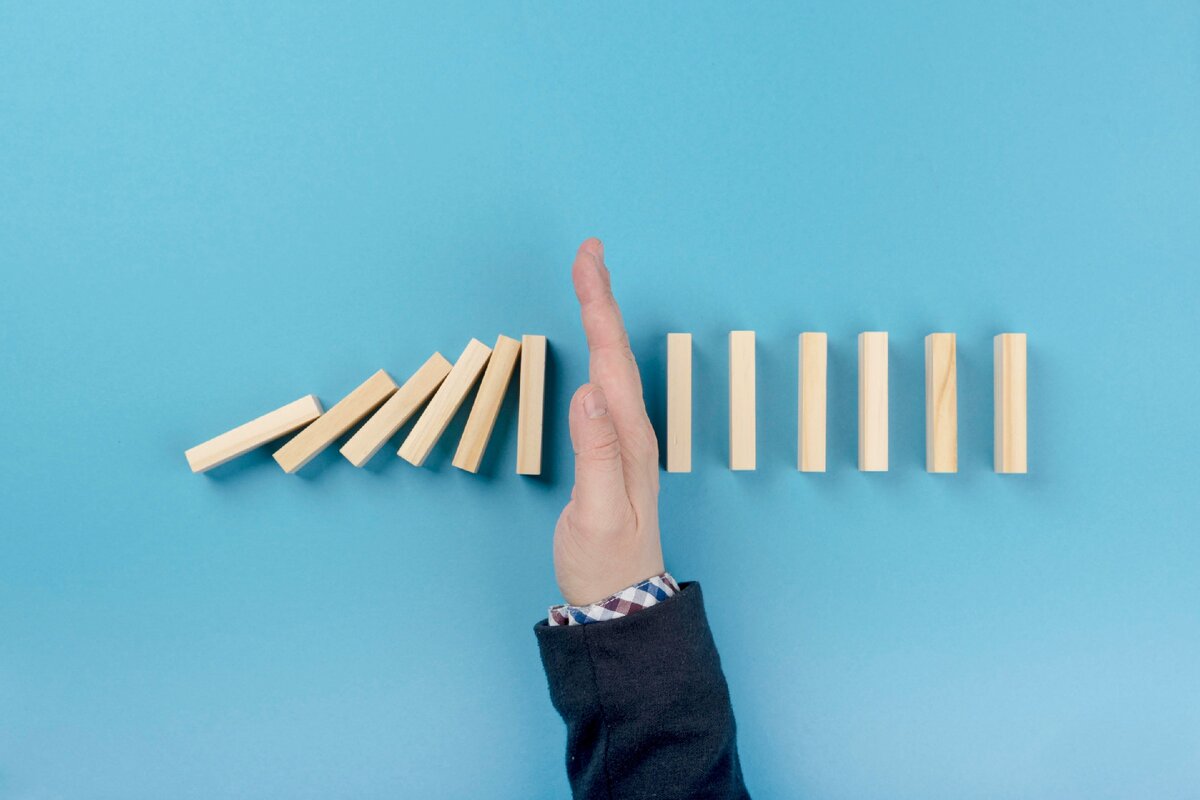 По закону, в счет погашения задолженности может быть списано не более 50% дохода. Изображение: Freepik.com