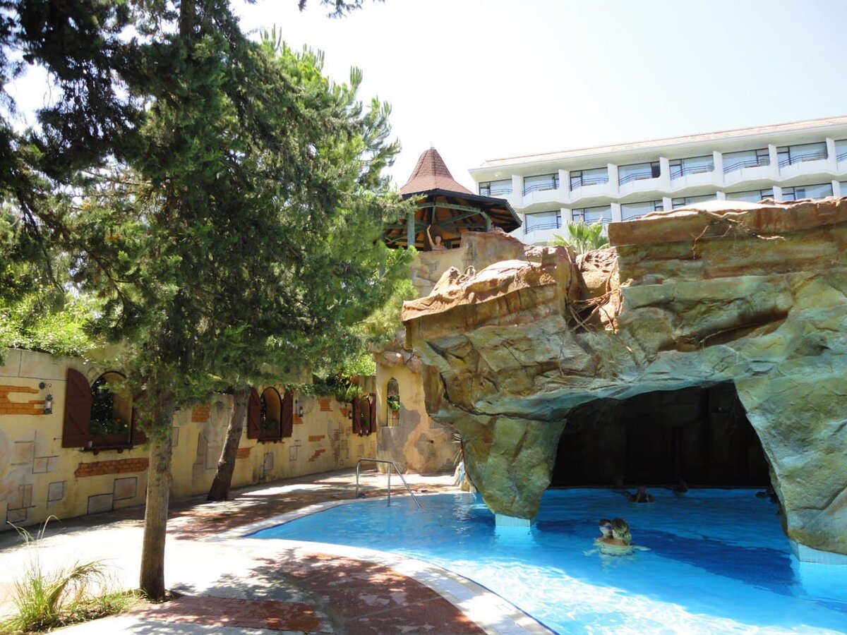 Бассейн с горакми в отеле  Phaselis Princess Resort Spa 5*