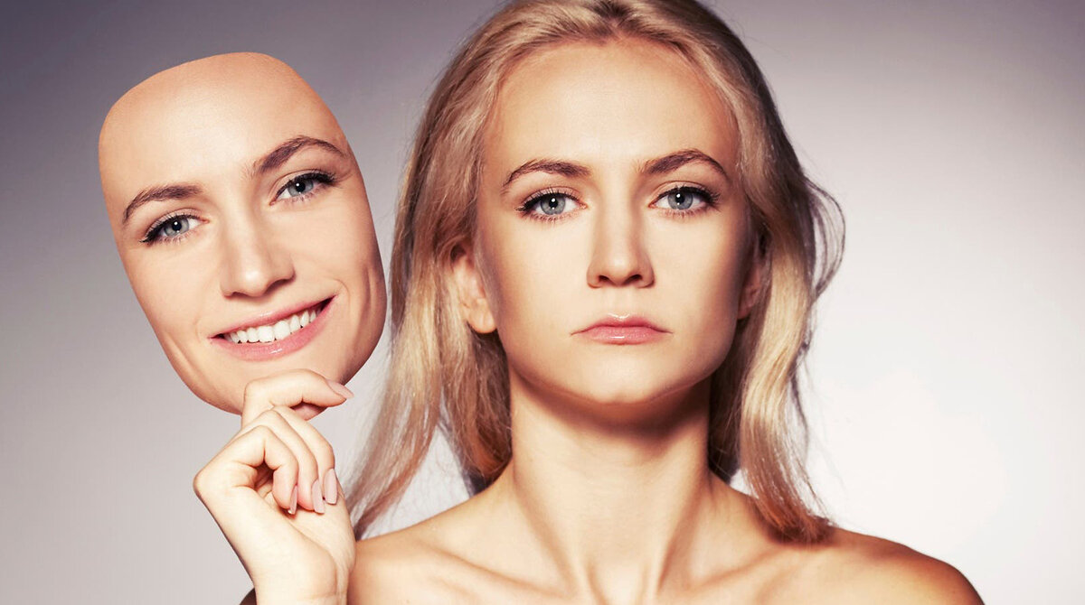 Лицемерие в нашей жизни: с чем сталкивается каждая женщина