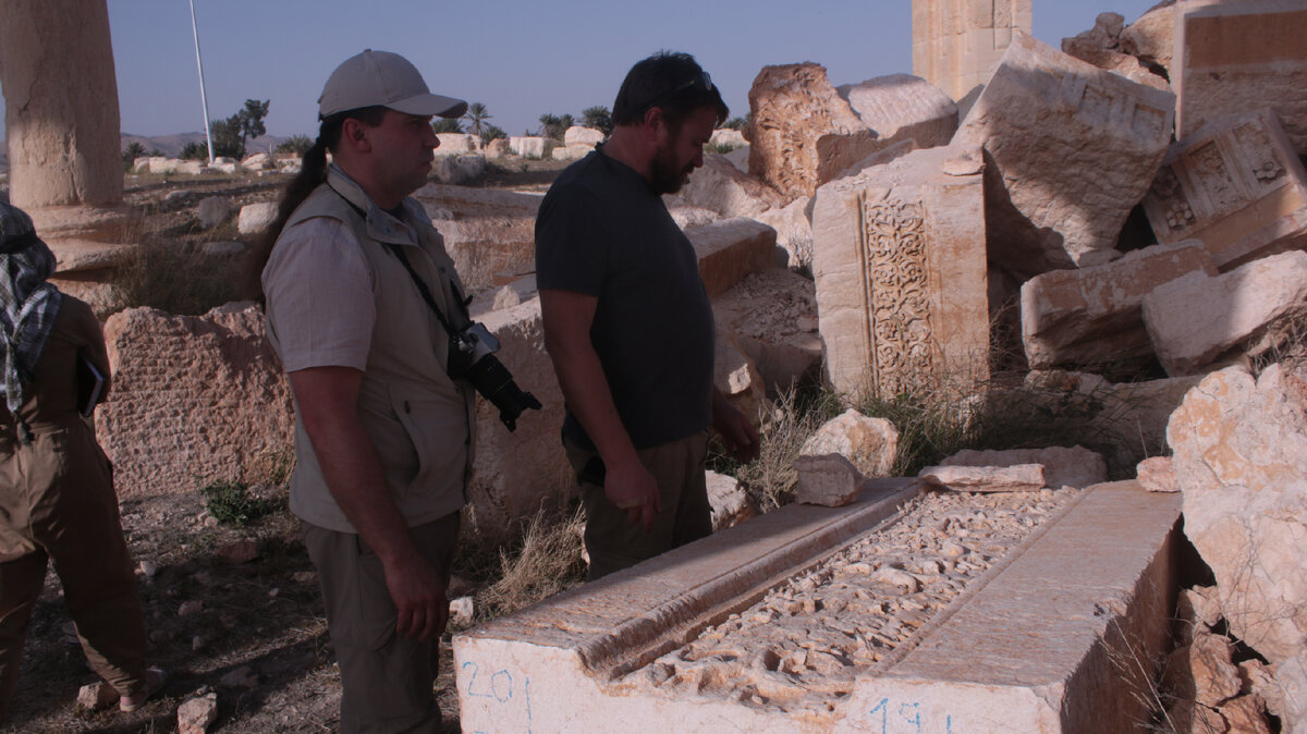 Александр Жаворонков (заместитель начальника Госкомитета по охране историко-культурного наследия Республики Крым) и Юрий Зайцев (директор симферопольского Музея-заповедника "Неаполь Скифский")
