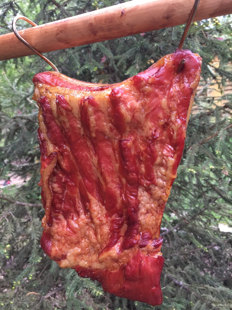 Цвет яркий, без наложения фильтров. Нет никакой черноты, продукт не кислит.