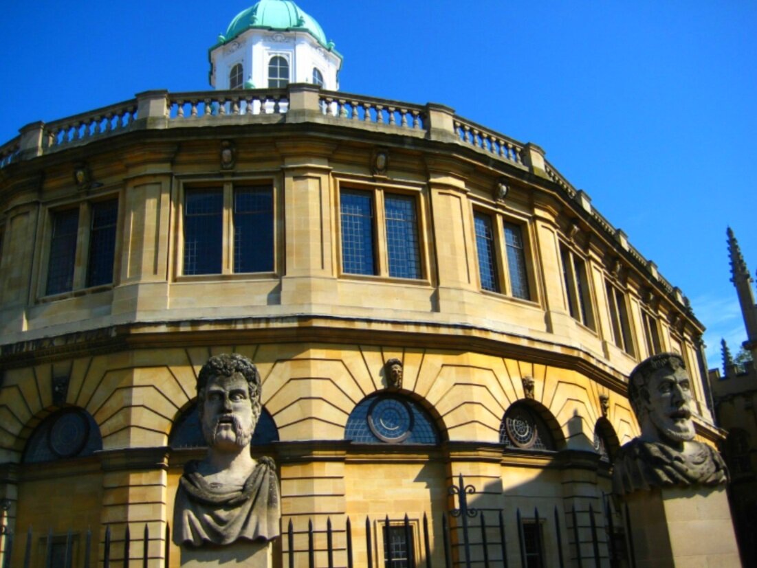 Шелдонианский театр (Sheldonian theatre).