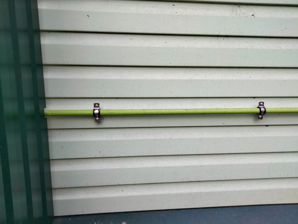 Крепление трубы 